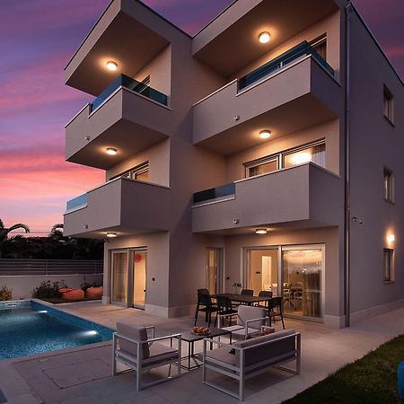 Luxury Villa Karla โปดสตรานา ภายนอก รูปภาพ